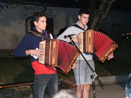 Predstavila  sta se tudi harmonikarja  Matic Zupan in Blaž Jenko iz Praprotne Police
